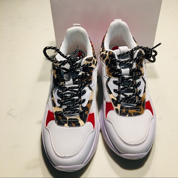 ❤️GUESS SNEAKERS✔️ - Picture 3 of 4